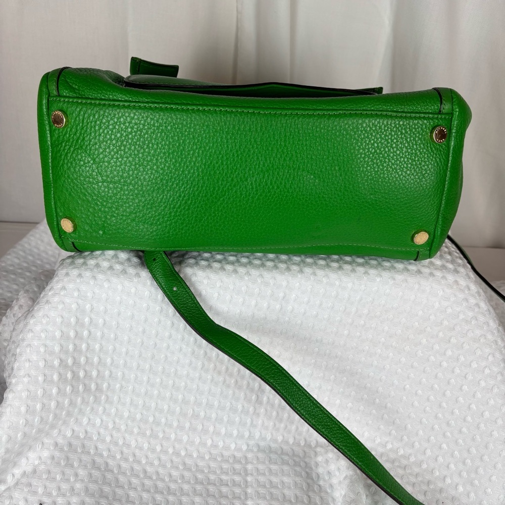 Michael Kors NWOT Margo Medium Flap Front Shoulder Bag in Kelly Green Gold Hw - Picture 9 of 14